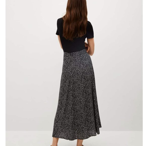 Mango Dresses & Skirts - Mango Black & White Bombay Floral Print Skirt Size Medium